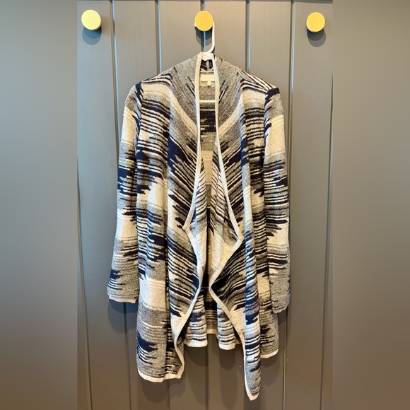 Women’s Lucky Brand Aztec Drape Front Waterfall Cardigan Sweater Gray Navy Small - Picture 4 of 7